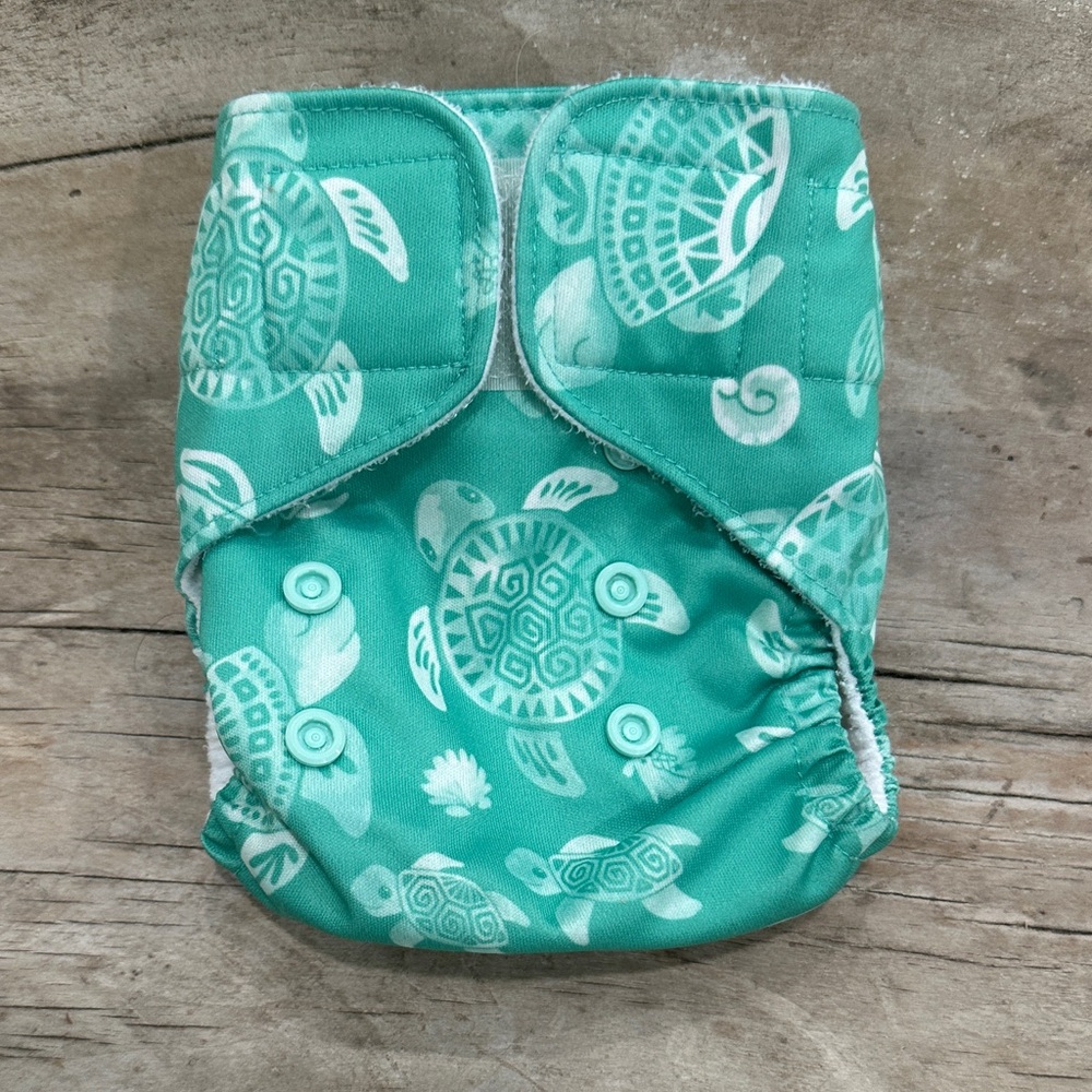 Lalabye Baby, NEWBORN size cloth diapers reusable. Hook and Loop *USED*